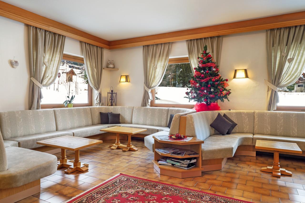 Cesa Edelweiss Living & Spa 坎皮泰洛迪法萨 外观 照片